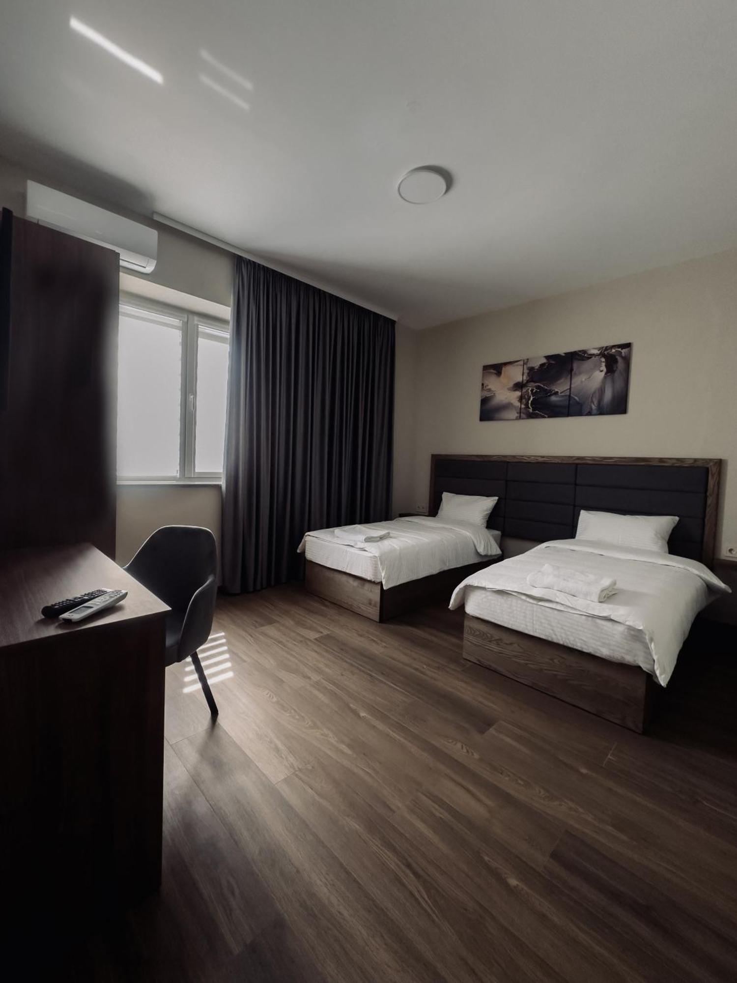 Nesvit Hotel Киев Экстерьер фото